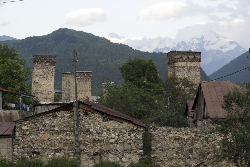 Hotel Ori Beli in Mestia Esterno foto